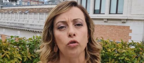 Battibecco in diretta tra Simona Malpezzi e Giorgia Meloni su La 7