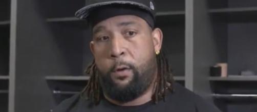 Donald Penn could help boost the Patriots offensive line. [Image Source: Raiders/YouTube]