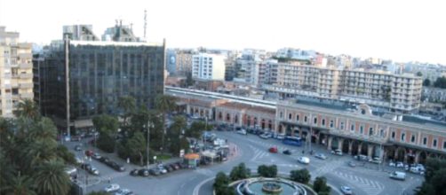 Bari, maxi-rissa in piazza Moro: coinvolti cittadini italiani e stranieri, diversi feriti