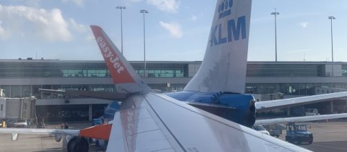 BREAKING An easyJet Airbus A320 and a KLM Boeing 737-800 have ... - airlive.net