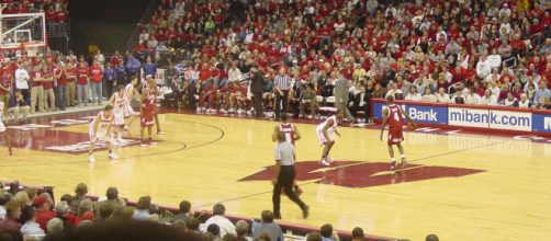 A game between the Badgers and the Alabama Crimson Tide in 2004. [Image via Jeramey Jannene - Flickr]