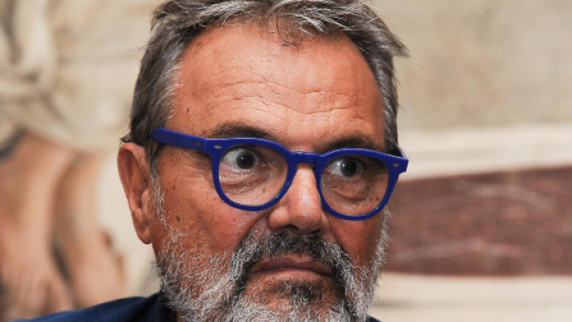 Oliviero Toscani condannato in primo grado per vilipendio della religione cattolica - newsstandhub.com
