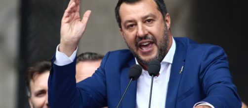 Matteo Salvini al lido di Polignano a Mare: 'Restituire la parola agli italiani'