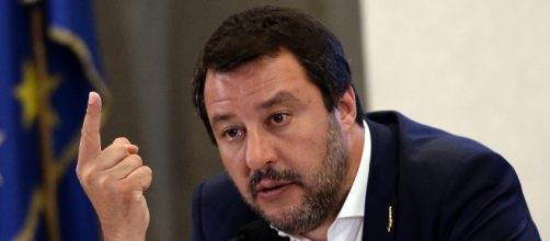 Il vicepremier Matteo Salvini contro il patto M5S-Pd e dichiara di essere disposto a riunire la destra italiana.- fanpage.it