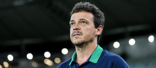 Celso Barros nega ter procurado outro técnico, mas cobra melhora de Fernando Diniz. (Arquivo Blasting News)