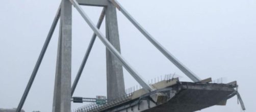 A un anno dal crollo del ponte Morandi, Genova si è fermata per commemorare le 43 vittime.
