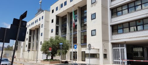 Brindisi, in tre aggrediscono un giovane che aveva una relazione con moglie di detenuto: arrestati per tentato omicidio