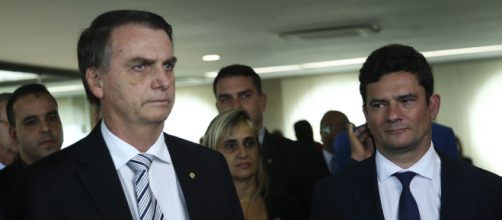 Segundo colunista, Bolsonaro e Moro discutiram recentemente. (Arquivo Blasting News)