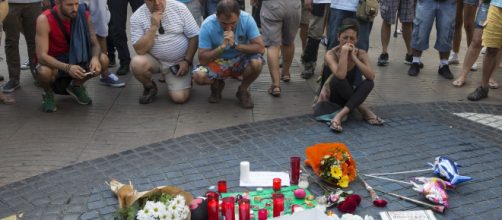 Homenaje a las víctimas del atentado de Barcelona, en silencio