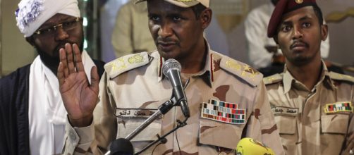 Sudán : militares y oposición firman un acuerdo histórico