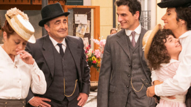 Una Vita, trame spagnole: Ramon e Antonito sospettano che Carmen sia incinta