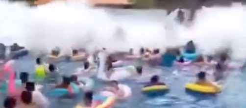 Une piscine à vagues en Chine se transforme en "tsunami" - parismatch.com