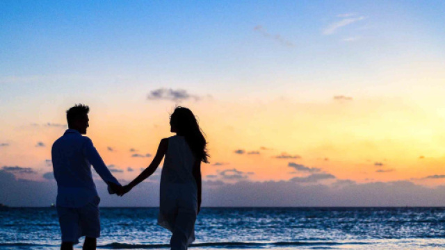 Andrea Iannone e la dedica d'amore a Giulia De Lellis: 'Se non ci sei manchi da morire'.