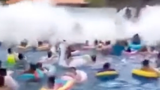 Une piscine à vagues en Chine se transforme en "tsunami" - parismatch.com