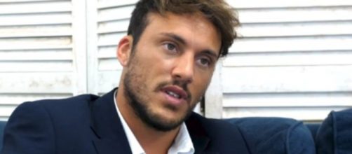 Giulio Raselli, ex U&D, sull'avvistamento con una mora: 'Era sulle mie gambe, quindi?'