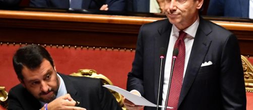 Crisi di governo: Conte processa Salvini e lascia, il Colle: 'soluzione rapida'