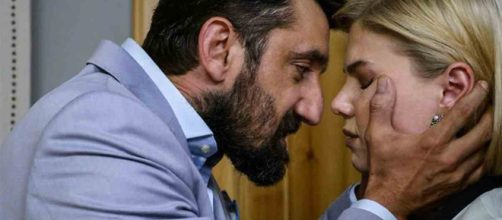 Demet costringerà Hakan a confessare il delitto di Demir e Zeynepp e registrerà tutto.