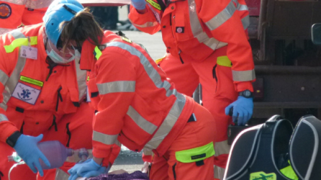 Calabria, infermiere si suicida dentro l'auto