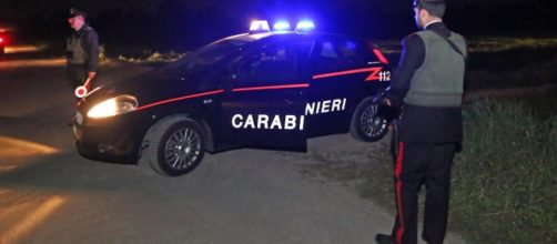 Novara, uccide l'amico fuori di un pub per poi confessare su Facebook il delitto: fermato dai carabinieri.