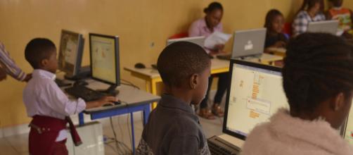 Cameroun : 70 enfants à l'école des métiers de la Technologie. - geniuscenters.com