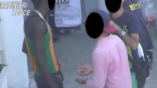 Gallipoli, spaccio di droga nelle spiagge: 4 fermi e 11 denunce