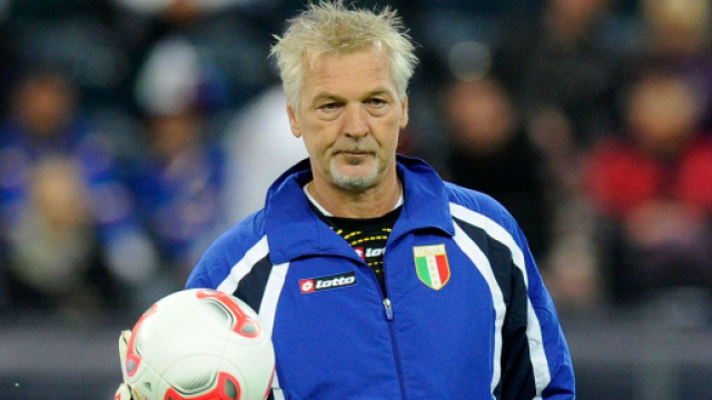 L'ex portiere della Juventus Stefano Tacconi ha punzecchiato il Napoli in vista della super sfida di sabato