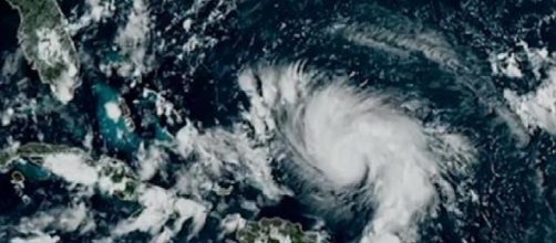 Usa, l'uragano Dorian si prepara ad impattare con la Florida: potrebbe raggiungere categoria 4