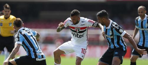 São Paulo empata com Grêmio e assume terceira posição no ...