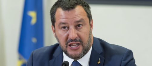 Matteo Salvini saluta i dipendenti del Viminale