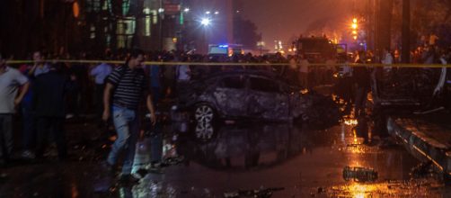 Egitto, auto lanciata contromano provoca esplosione all'ospedale de Il Cairo: almeno 19 morti