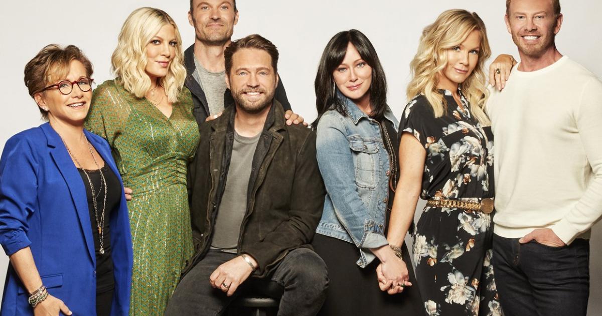 Ou Voir La Serie Beverly Hills 90210 Beverly Hills 90210 : Le nouveau générique dévoilé par la Fox
