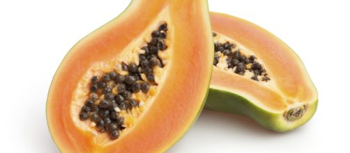 La papaya puede inducir los períodos menstruales