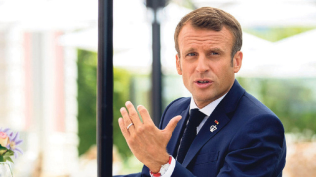 Emmanuel Macron souffle le chaud et le froid pour la rentrée