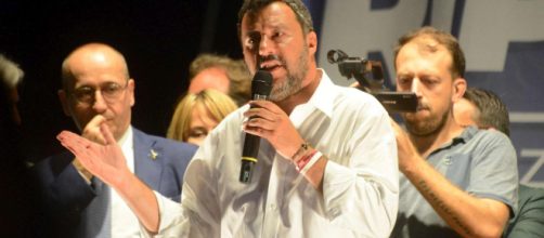 Crisi di governo, Salvini vuole le elezioni il 13 ottobre: 'MI candido Premier'