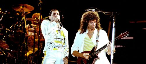 Freddie Mercury e Brian May durante il concerto di Knebworth