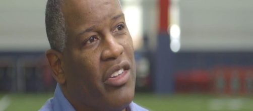 Turner Gill is in college football again [Image via Liberty University Flames/YouTube]