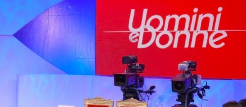 Uomini e Donne, Maria De Filippi, scontri social, Canale 5