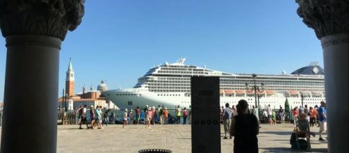 Venice to ban large cruise ships after 10-year battle. [Image source/ITV News YouTube]