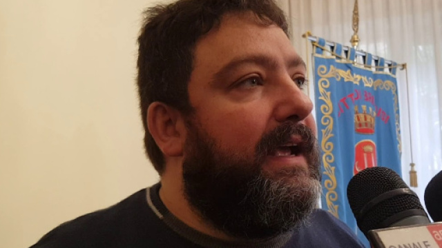 Brindisi, controversia in comune: assunta moglie di presunto collaboratore di un assessore