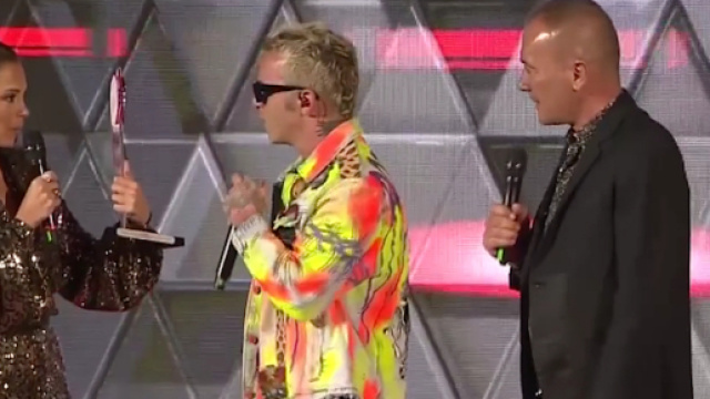 Salmo durante la premiazione di RTL.