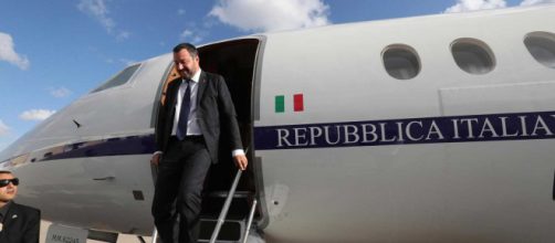 Voli di Stato di Salvini, si sospetta l'abuso di ufficio