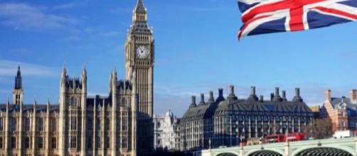 Reino Unido cambia la ley que afectaba a los recién licenciados extranjeros