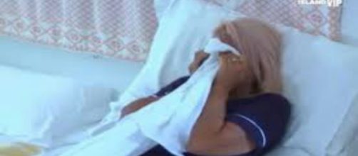 Temptation Vip, spoiler del 16 settembre: Anna Pettinelli in crisi piange per il fidanzato