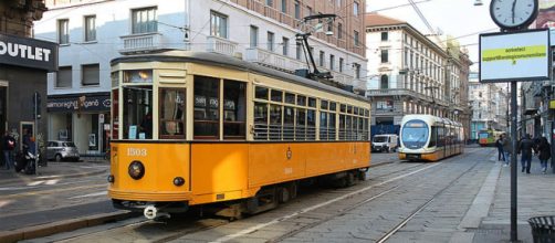 Tram ATM presso la città di Milano