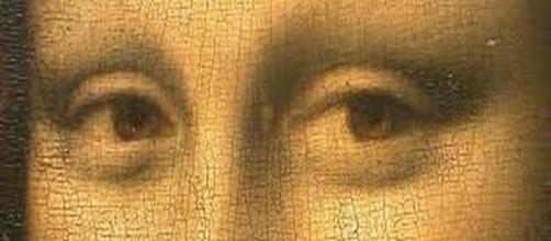 Leonardo Da Vinci's Mona Lisa (detail)` [Image source: Louvre Museum screencap]