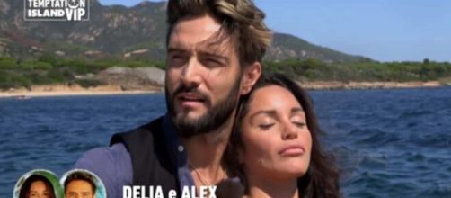 Spoiler Temptation Island: Alex Belli nel cast, Anna Pettinelli vuole ritirarsi senza falò.