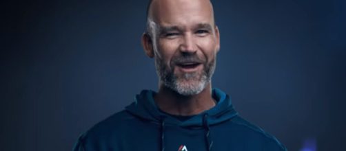 Some think David Ross will eventually become Cubs' skipper. [Image via Chicago Cubs/YouTube]