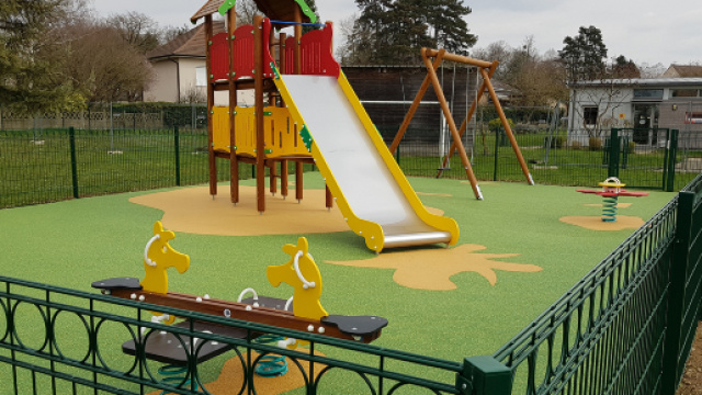 Réalisations : Aires de jeux, Sols sécurisés amortissants, Espace ... - accrosloisirs.com