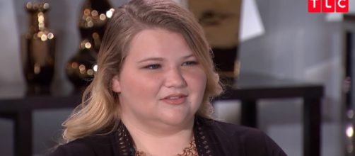 '90 Day Fiancé' :Nicole Nafziger & Azan’s leaving the show, won't return next season. Image Source: TLC/YouTube]