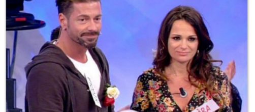 Uomini e Donne: Jara e Nicola annunciano che il loro bambino sarà un maschietto